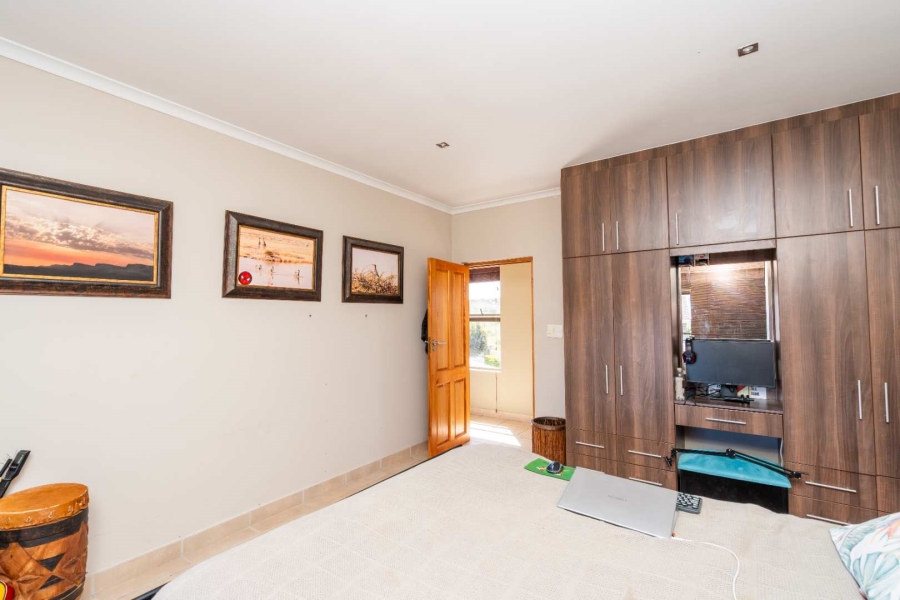 4 Bedroom Property for Sale in Myburgh Park Fase 2 Western Cape